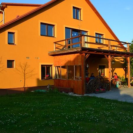 Penzion Eqilon Hotel Melnik Exterior photo
